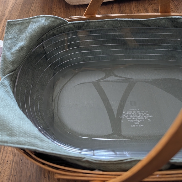 Longaberger Small Oval Gathering Basket with Lidded Protector, & Sage Liner - Picture 2 of 9